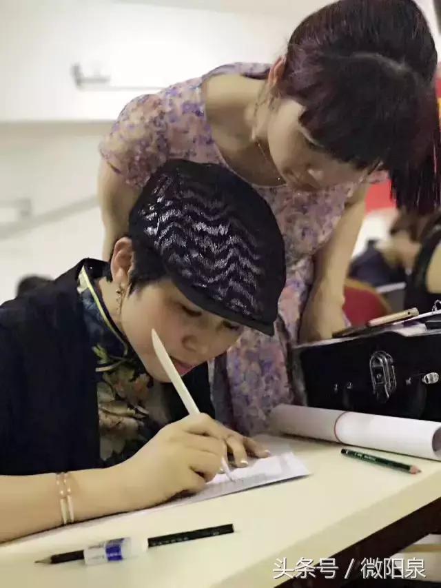 九洲纹饰教育传播机构携阳泉成远化妆美甲纹绣学校开课啦