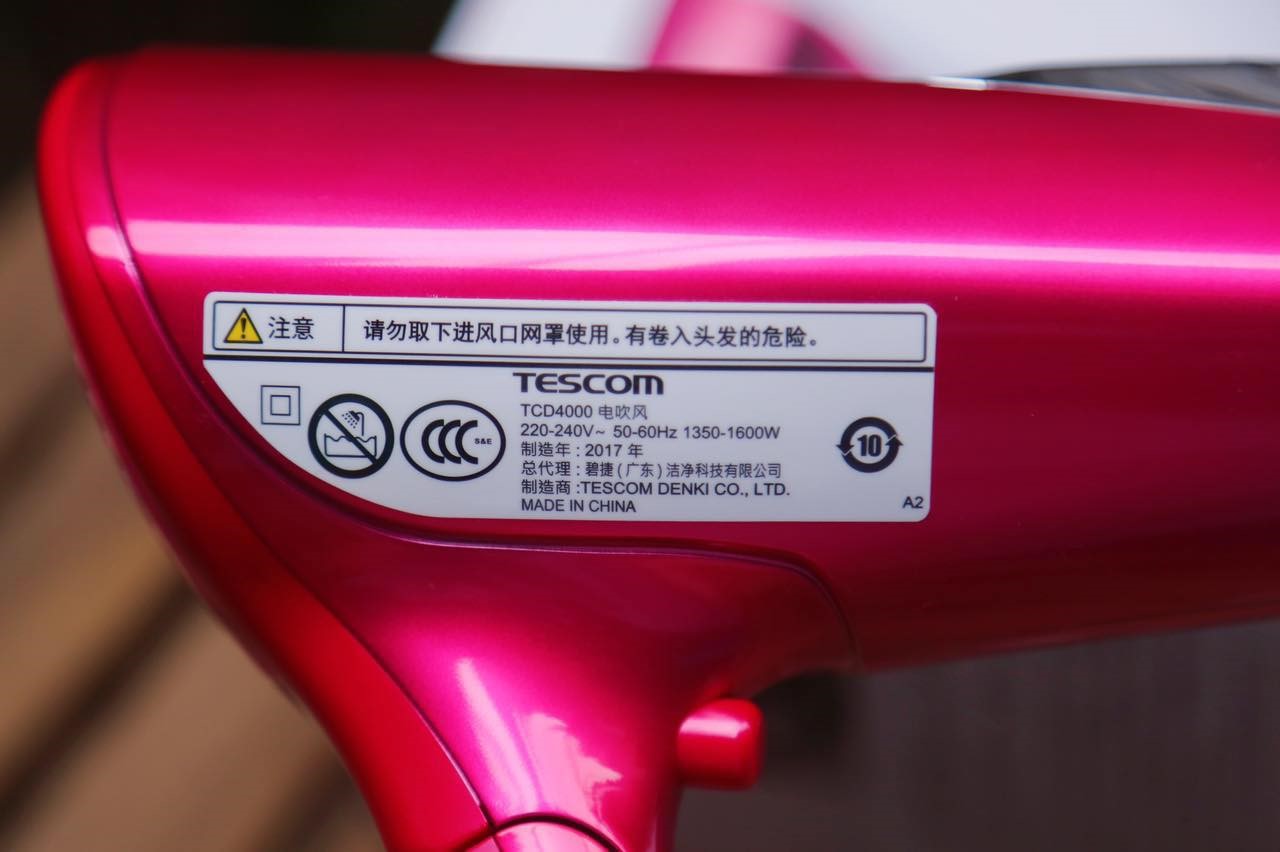 假期出去玩梳什么头发最好看呢,这个季节旅游姐妹们的必备神器