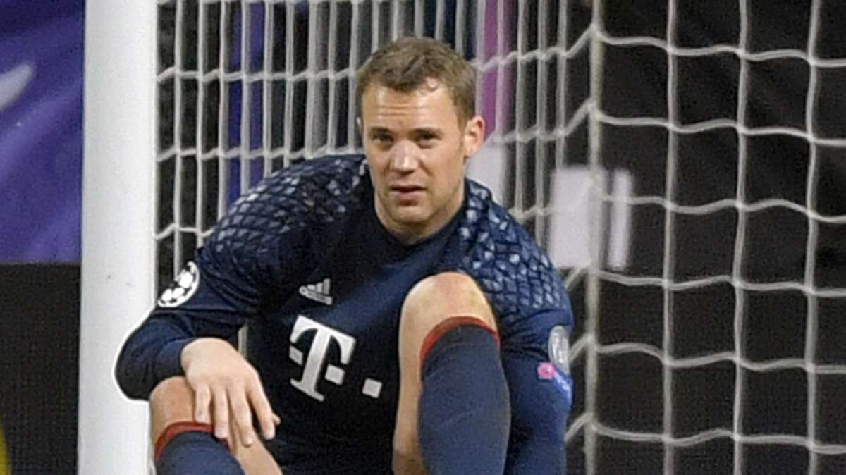 诺伊尔说出九年秘密：脚上一直带金属片比赛，对手术很乐观