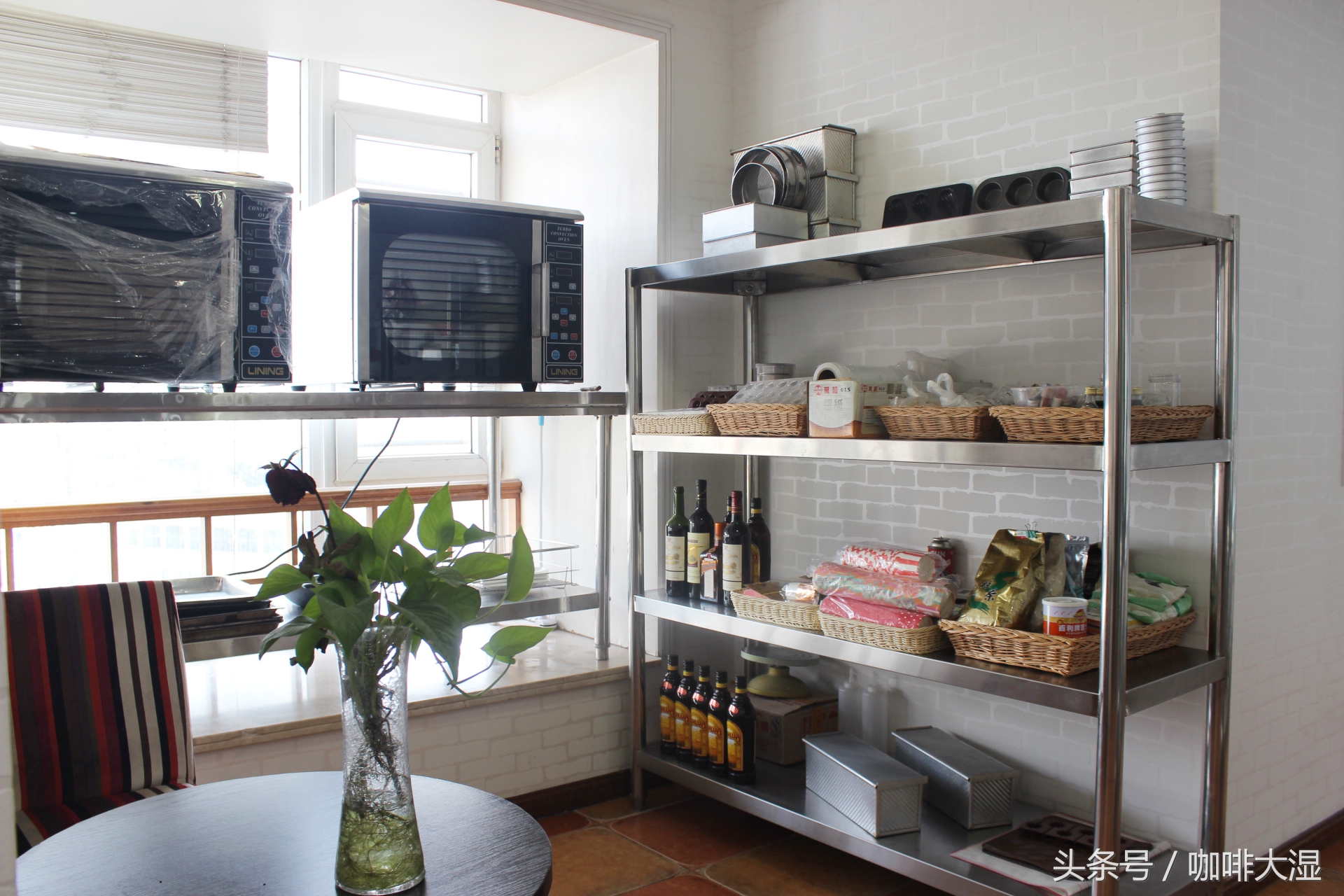 慕斯蛋糕怎样做的松软好看,制作慕斯蛋糕都需要什么