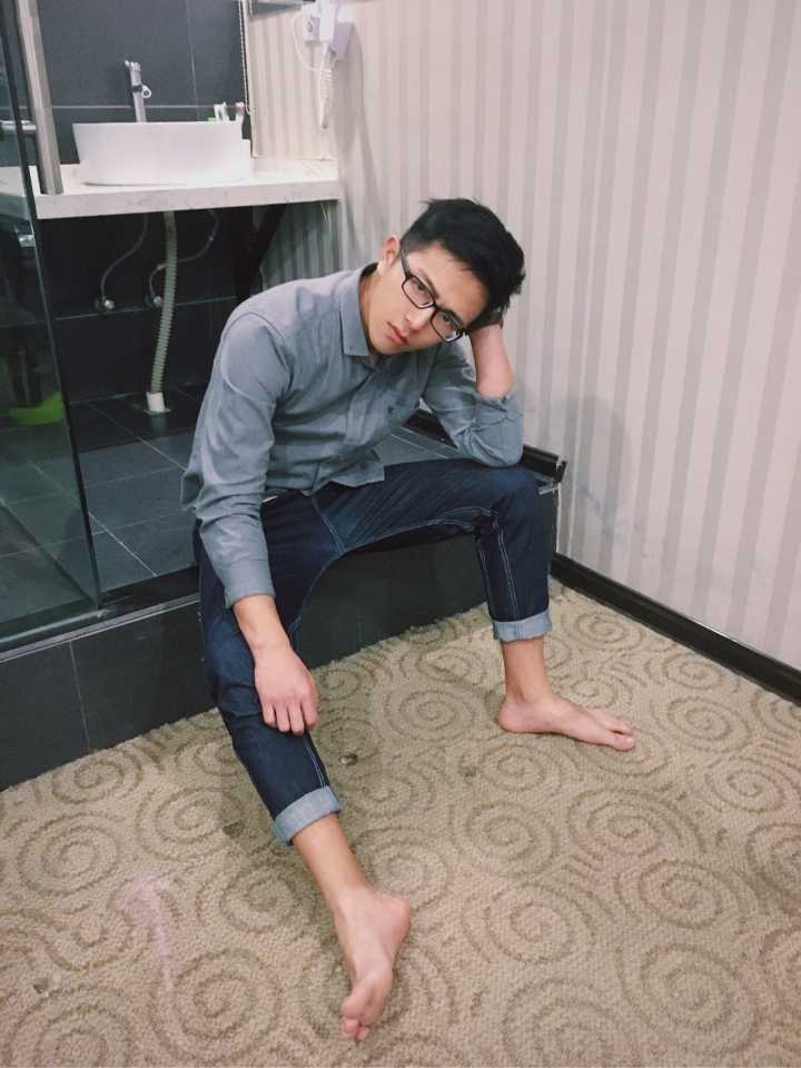 从丑男变成帅哥短视频,丑男生变帅有什么技巧