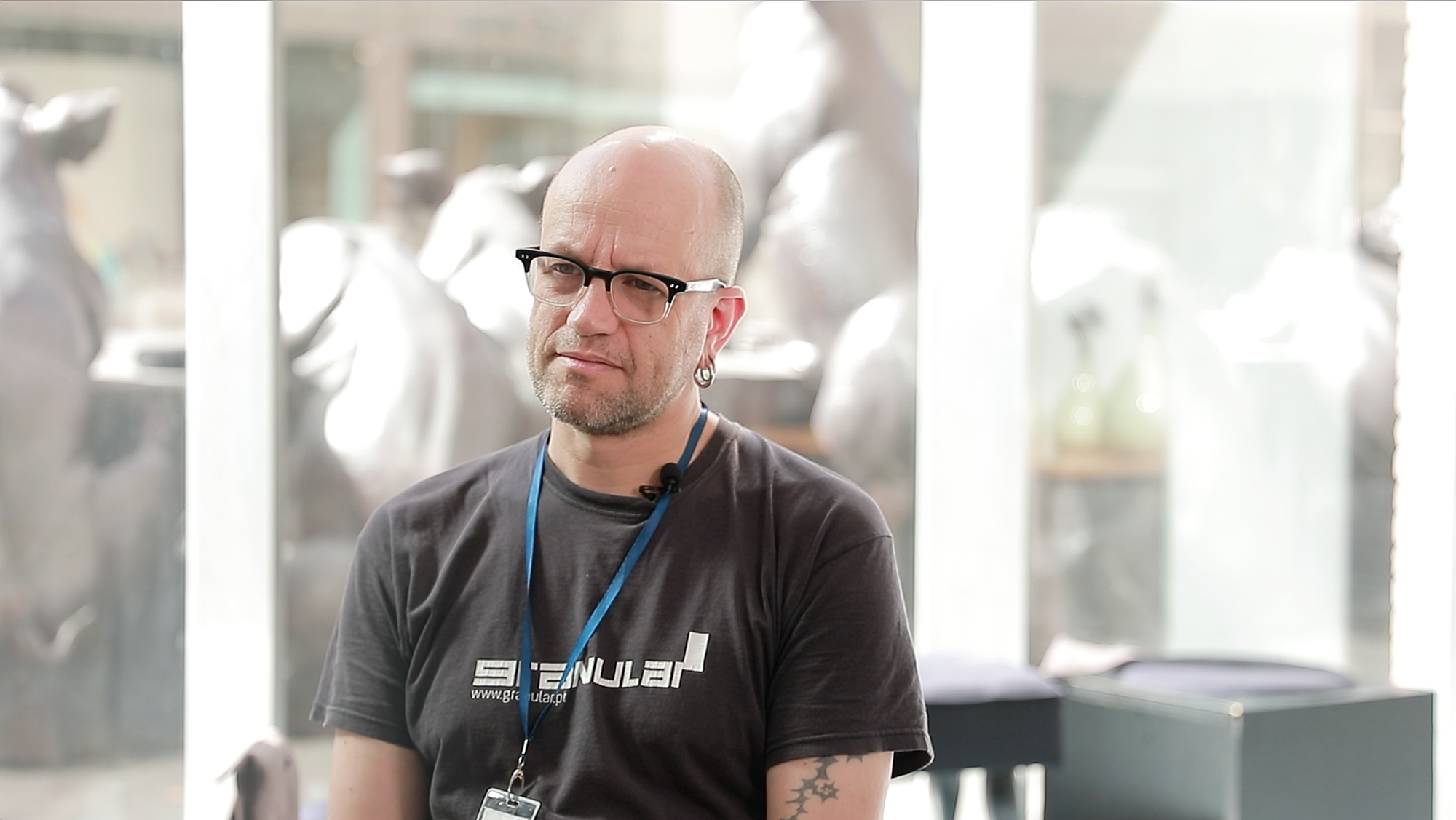 老程序员用几块破“蚊帐布”，创造最绚丽多彩的“云纱”艺术