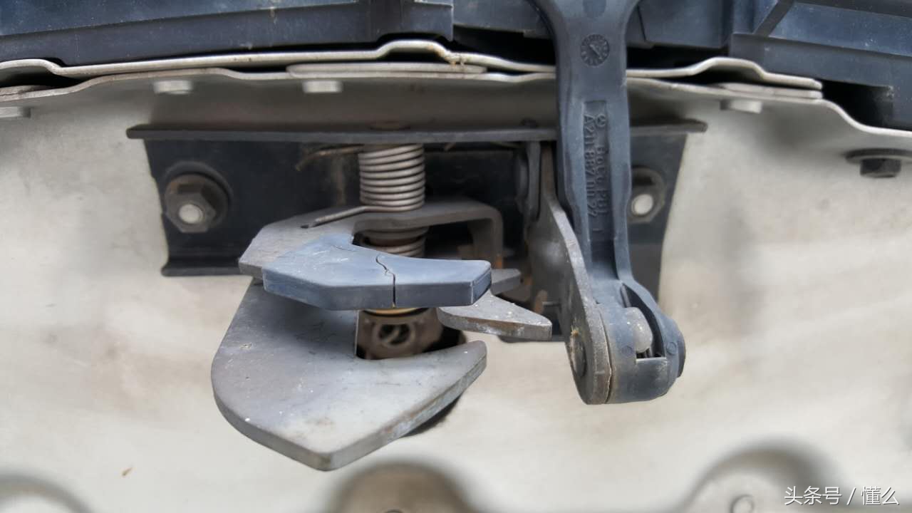 02款四眼奔驰w211入手要关注什么,2007年四眼奔驰w211值得买吗