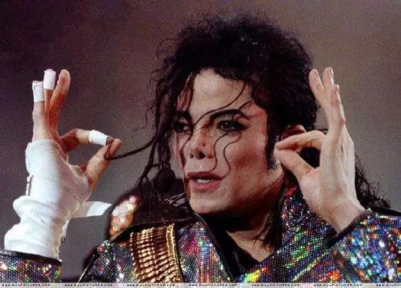 隆鼻手术后多长时间鼻头完全消肿,隆鼻手术失败了鼻头塌了怎么办