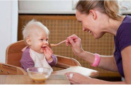 10个月宝宝辅食含在嘴里不吞咽,宝宝吃饭不吞咽什么原因