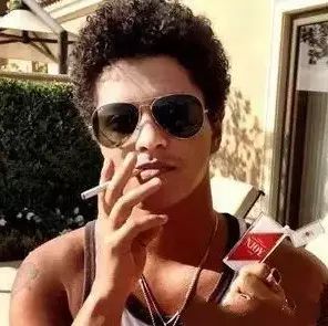 国际巨星和欧美巨星,国际明星抽烟