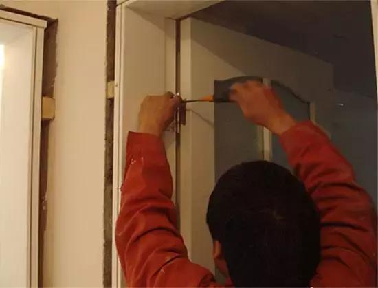 装修中木门安装顺序,木门怎么安装才好看