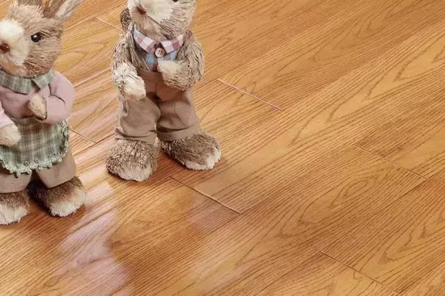 实木地板有坑怎么补救,番龙眼实木地板容易起坑