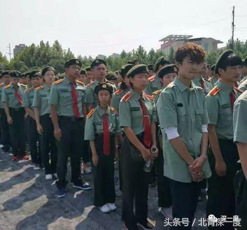 天才少女还是拔苗助长？这爸爸开私塾在家教，让十岁女儿上大专