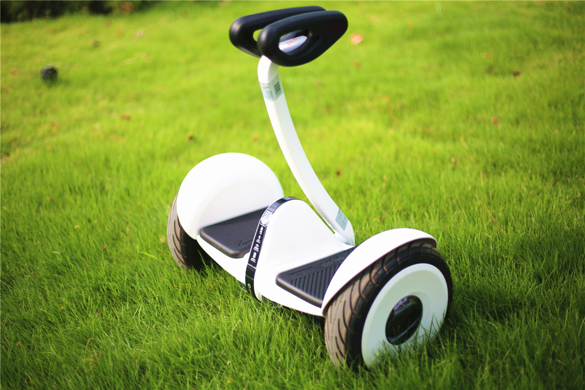 享受炫酷智能骑行，永远不向青春说再见小米九号智能平衡车评测