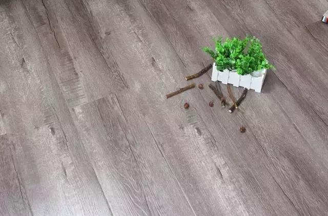 实木地板有坑怎么补救,番龙眼实木地板容易起坑