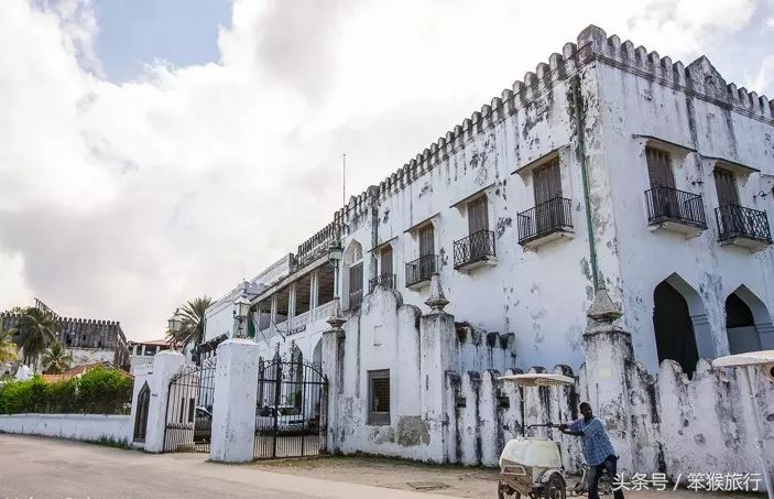 如何征战朋友圈？这个超洗眼睛的地方可落地签一周预算5K+