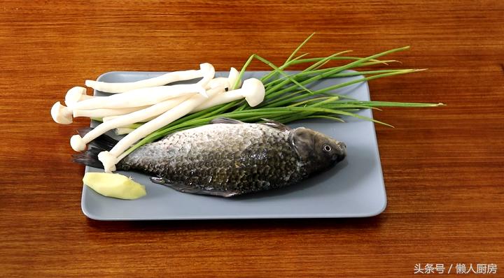 鲫鱼汤不够白,雪白的鲫鱼汤还是奶白的鲫鱼汤