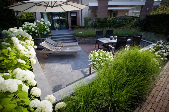 头一次见厨房装两个门,头一次见下沉式浴缸