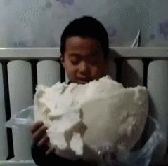 有个特别爱笑的女朋友,有一个积极乐观的女朋友