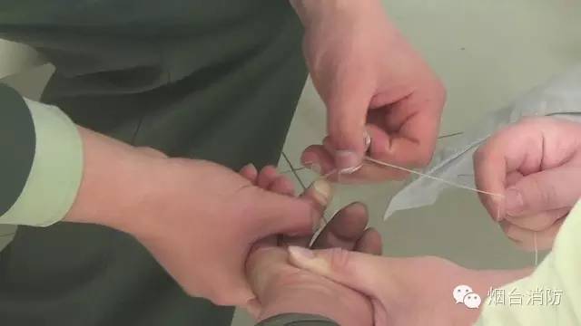 魔戒锁怎么解开,怎样解开套在手上的绳子