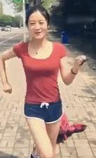 我舌头长,舌头根两边长疙瘩是什么病