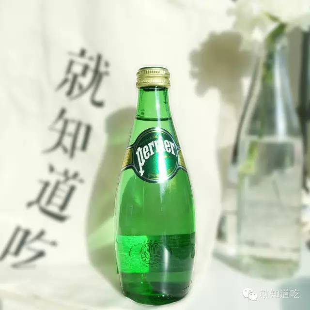 我们找了60个牌子100多瓶水，最潮的竟然是这20瓶
