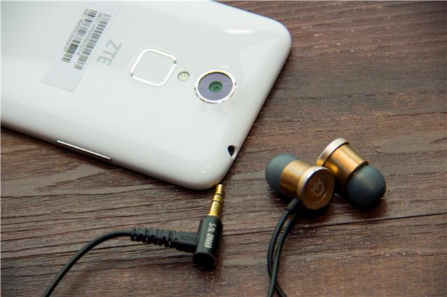 屏下指纹千元平价机,指纹千元机性价比高的手机2021