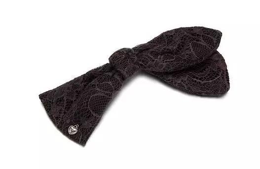 韩剧同款首饰,宋仲基片场被拍与宋慧乔同款卫衣