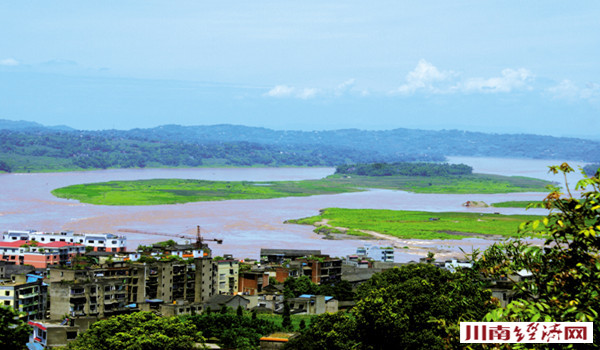 波翻浪涌,长江第一坝旅行