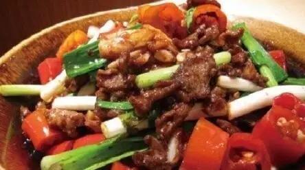 贵阳美食地图及路线,贵阳喷水池地铁站美食街