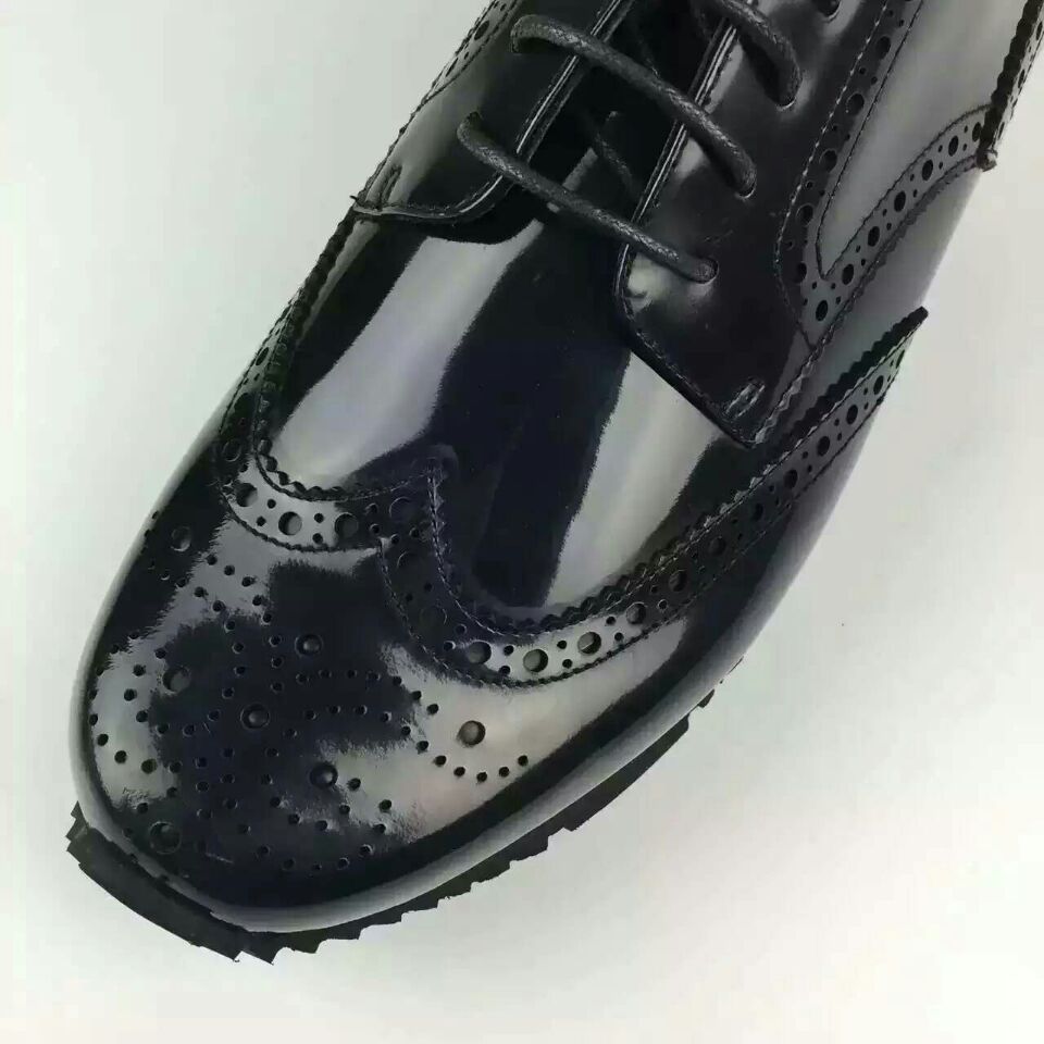 prada老款鞋 (prada意大利产运动鞋)