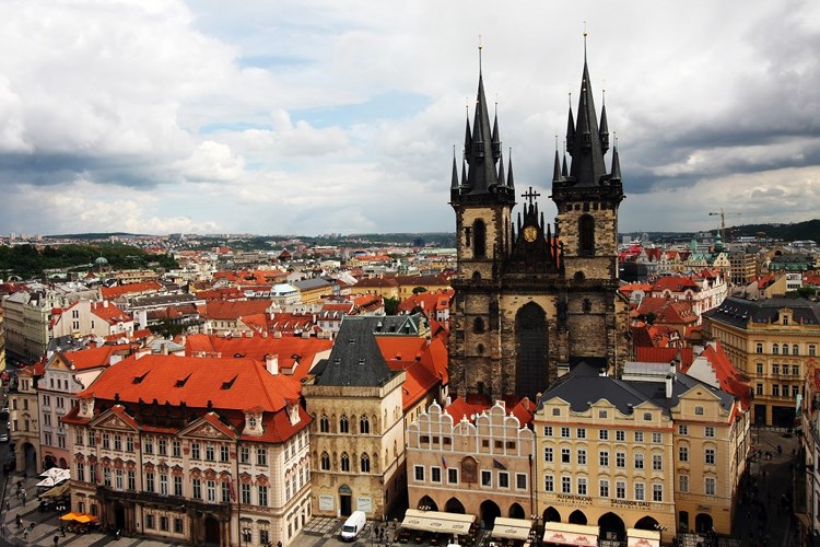 别光顾着听歌了，来看看布拉格吧