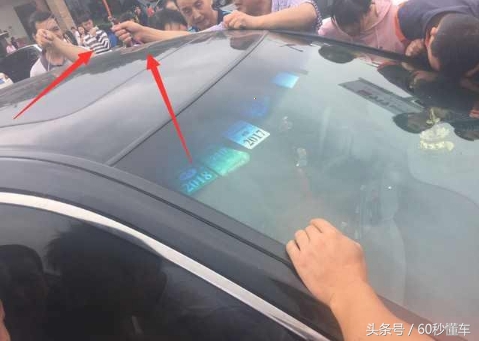 高速休息钥匙忘车里，拿铁钳钢丝开车门，帮忙的都是“堵车游客”