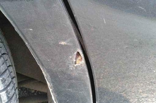 汽车门掉漆生锈怎么办,汽车车门鼓包生锈是什么原因