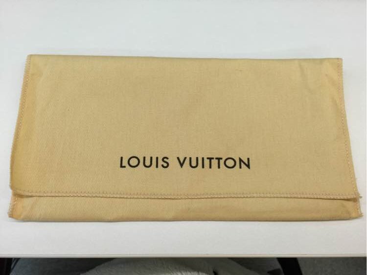 怎么看lv真假腰包,怎么看lv包的真假鉴别