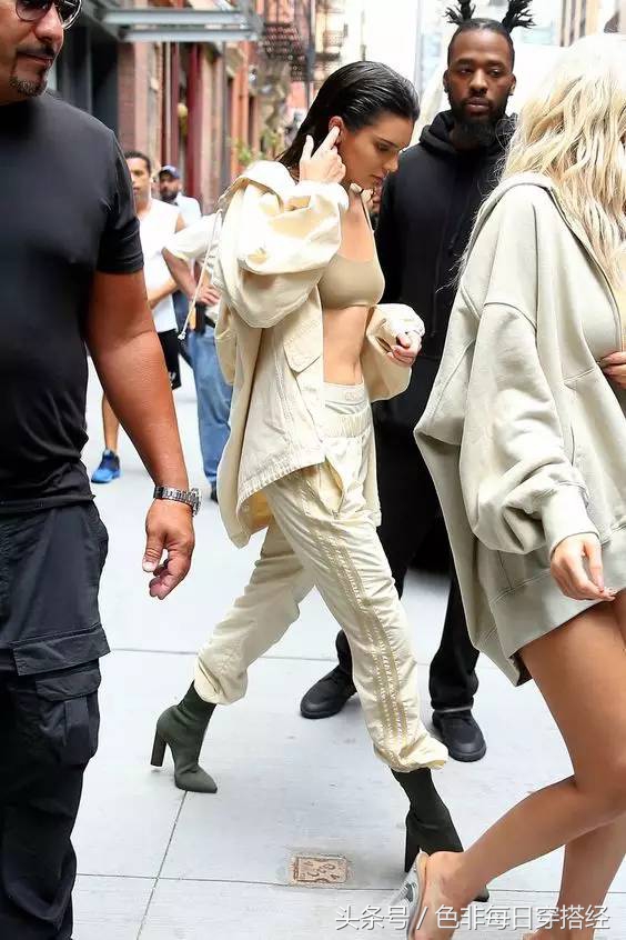 秋冬必备引领时尚袜子靴,袜子靴新款百搭