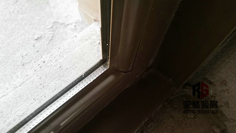 入户门门板变形怎么修复,入户门变形了漏风怎么办