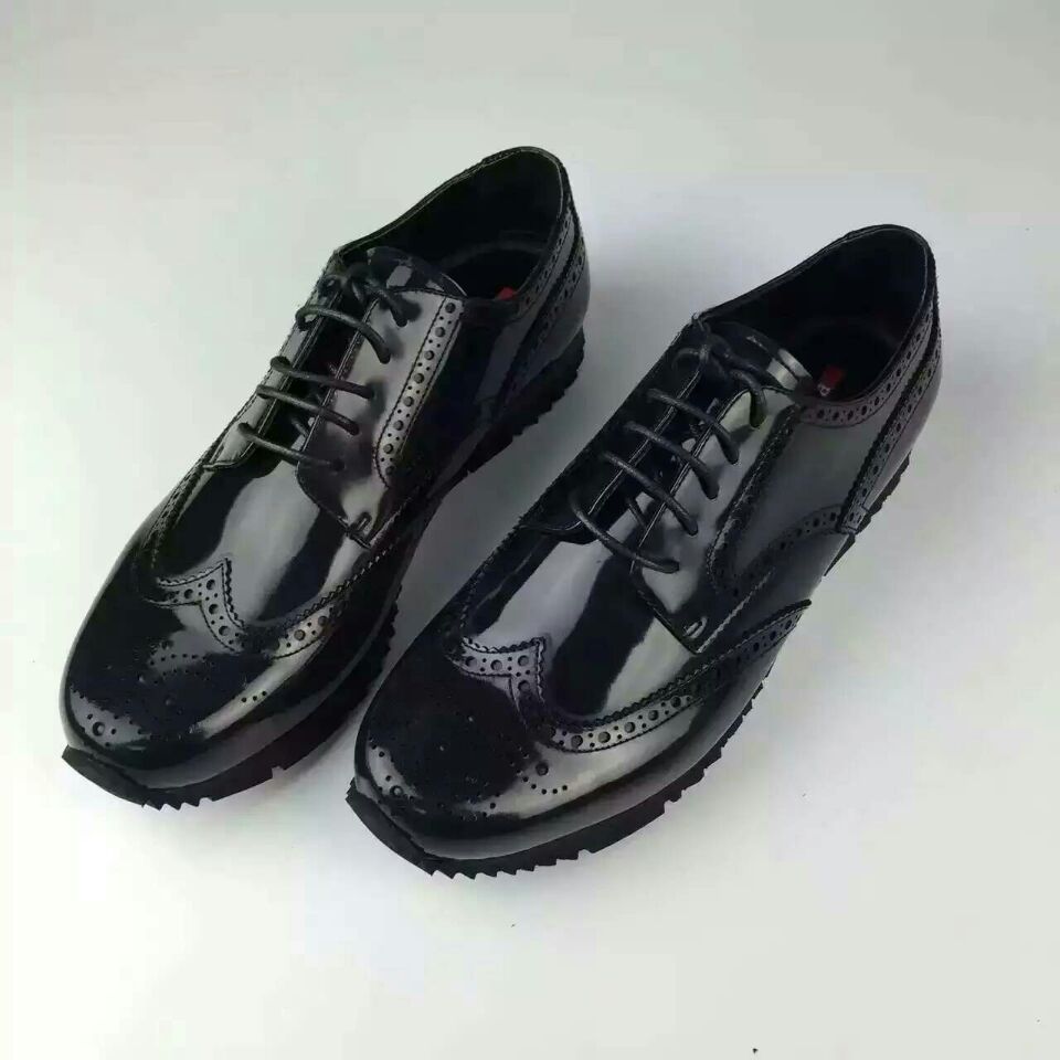 prada老款鞋 (prada意大利产运动鞋)