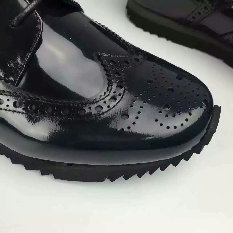 prada老款鞋 (prada意大利产运动鞋)