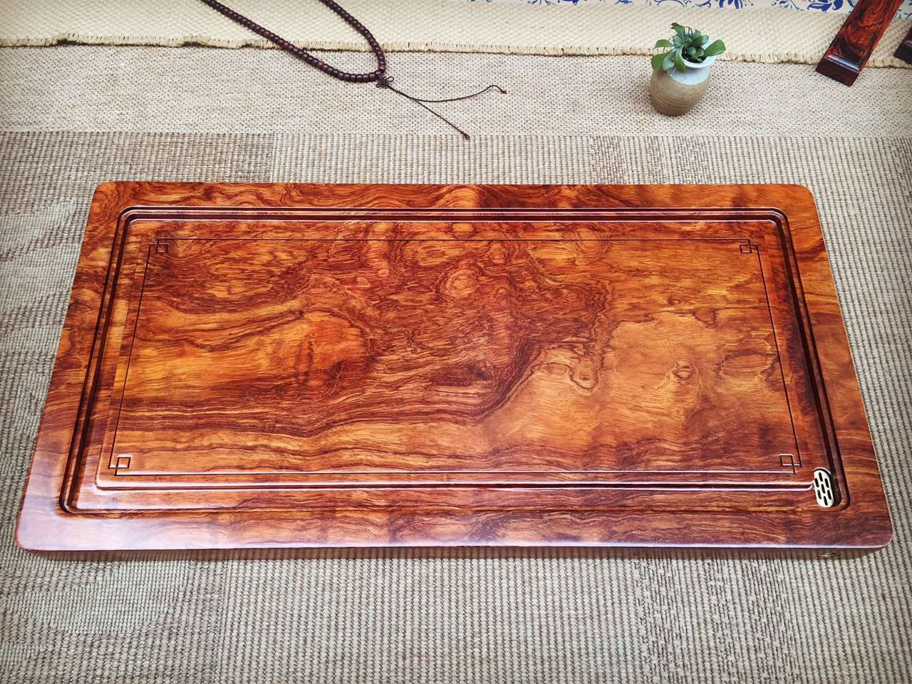 巴西花梨——做不了花梨中的翘楚，就去做是大板桌中的贵族