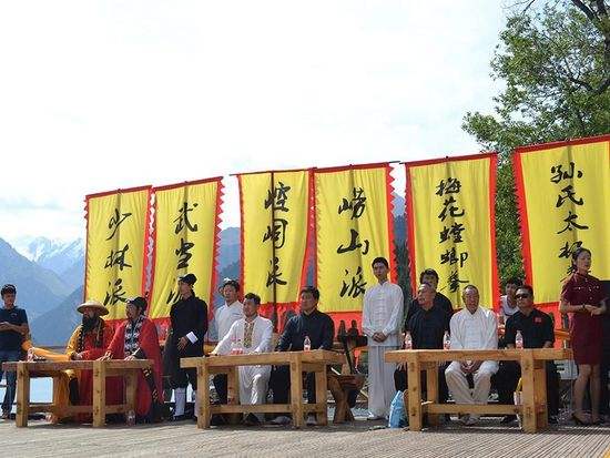 隔空给葛优拔牙：一直在红火，从未被超越！打假俱乐部：真幽默！