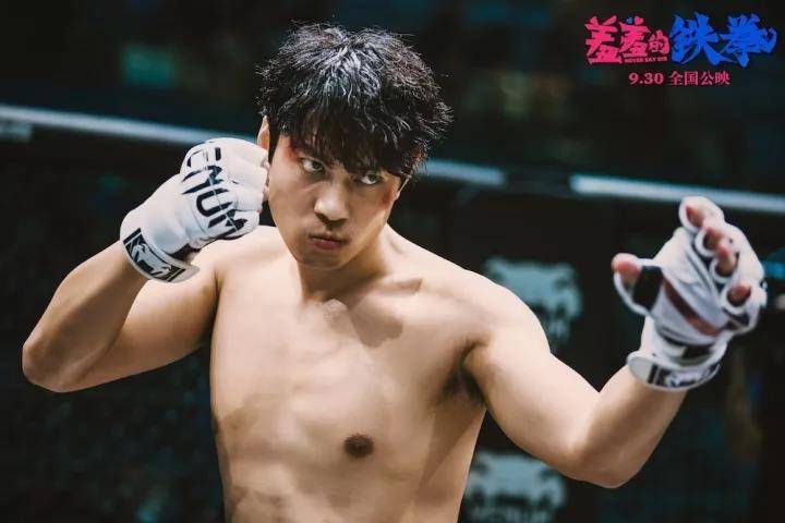 艾伦的女性角色,艾伦扮演女人