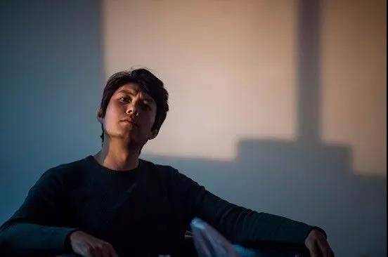 艾伦的女性角色,艾伦扮演女人