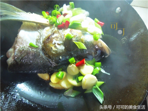 天冷吃个香辣干锅鱼头，包你吃得额头冒汗，满屋飘香真带劲！