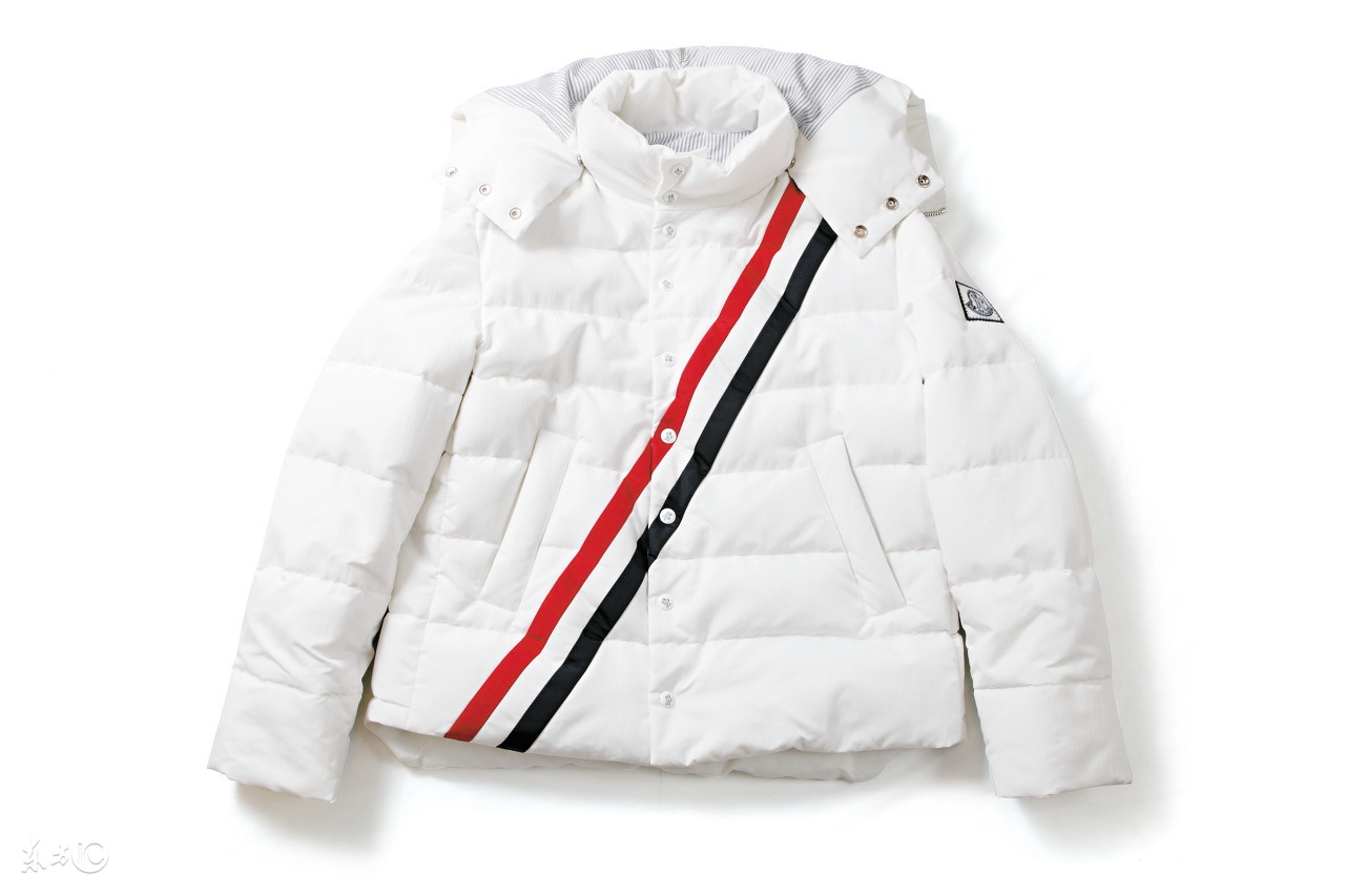 白色羽绒服整体变黄了怎么办,白色羽绒服衣服变黄了怎么洗白