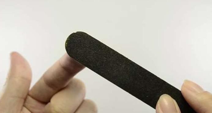 不小心被快干胶黏住手指怎么办？有了这些方法就不用着急了