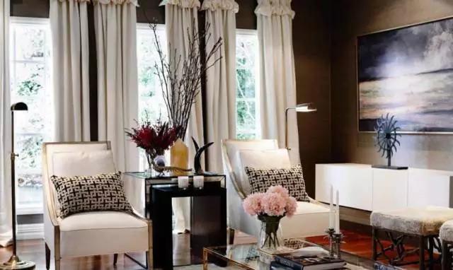 小房间有两个窗户怎么设计好看,房间小窗户用什么好看