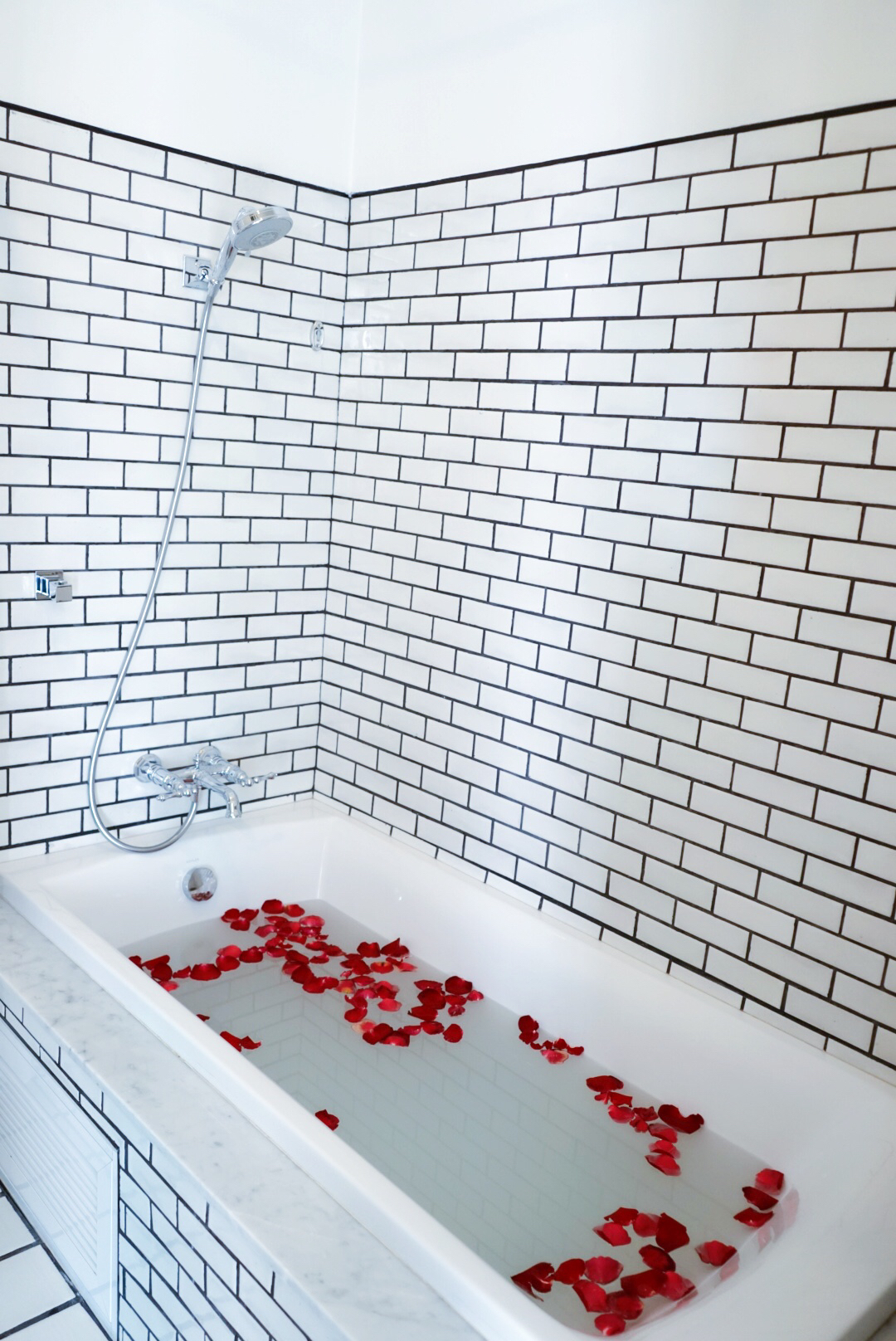 这可能是我见过最朴素的泰国酒店，房价近千元一晚，你会去住吗？