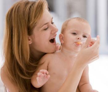 宝宝钙不够与钙过量的表现要分清，小心盲目补钙的四大危害