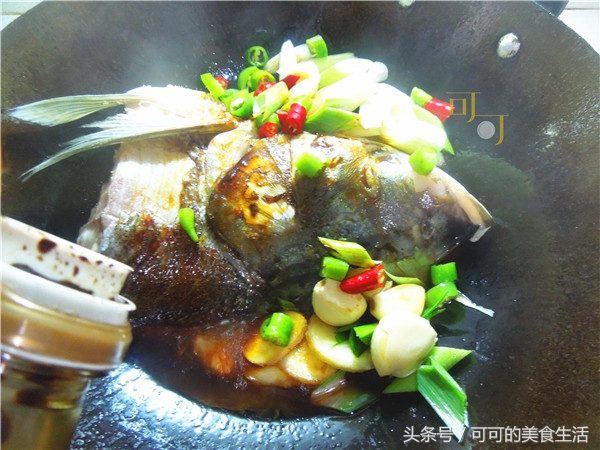 天冷吃个香辣干锅鱼头，包你吃得额头冒汗，满屋飘香真带劲！