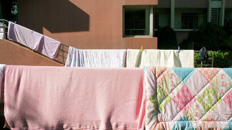 衣服暴晒后有干糊的味道,棉被晒了后有一股味道