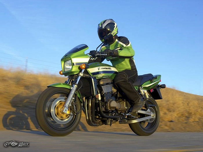 川崎zrx250四缸车复活,带你见识世界神车