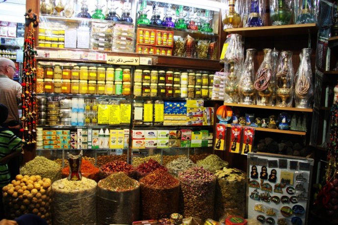 乘着地铁去迪士尼,乘着地铁去兜风