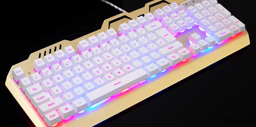 新盟曼巴狂蛇键盘,玩cf键盘推荐500左右红轴单模